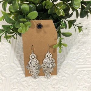 Snowflake dangling earrings
